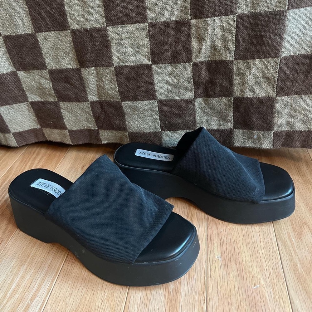 Y2K, 90’s Steve Madden Slinky Platform Sandals
